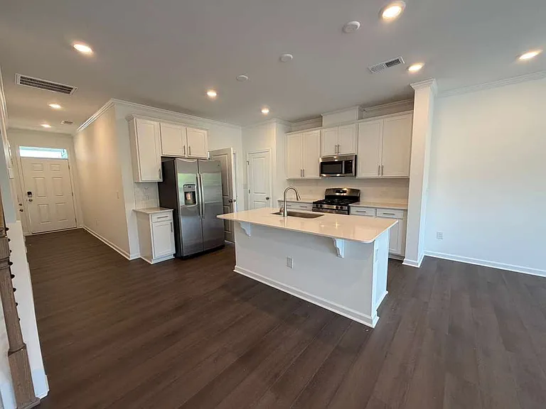425 Venetian Dr — Photo 21