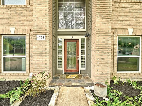5th image of 708 Holly Ct