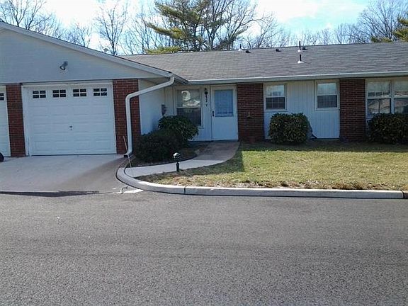 2nd image of 622C Huntington Dr