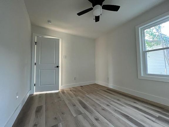 4th image of 815 Chihuahua St