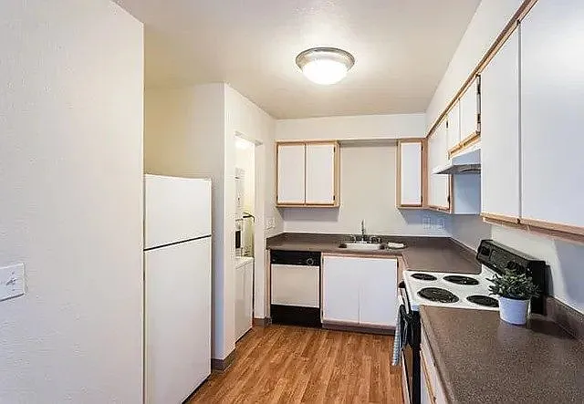 Jefferson Place Apartments — Photo 11