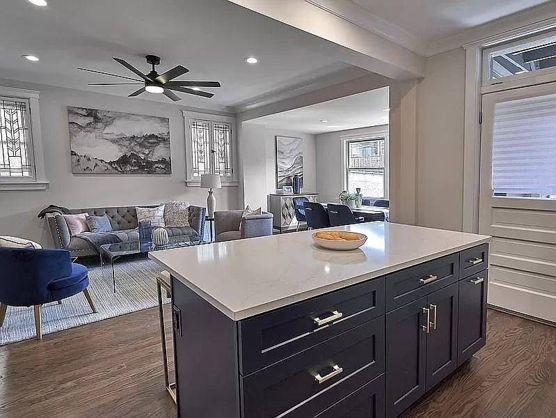 1st image of 6431 N Wayne Ave #1