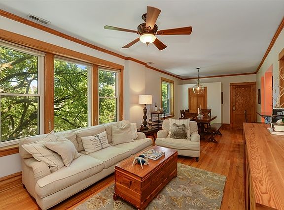 2nd image of 3340 N Paulina St #3N