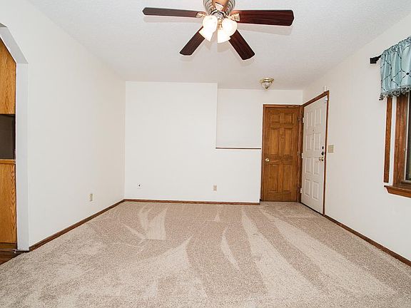 5th image of 785 Larpenteur Ave E