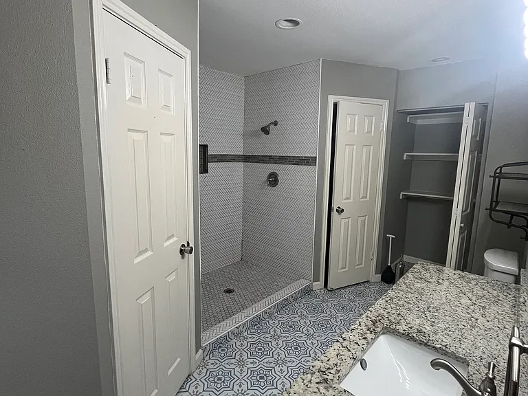 7986 Wayside Trl — Photo 3