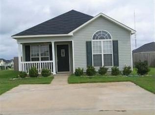 100 Tug Ct, Warner Robins, GA 31088