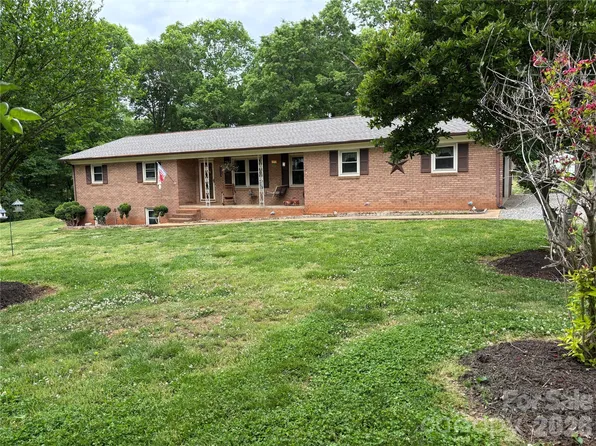 74 Miranda Dr, Taylorsville, NC 28681