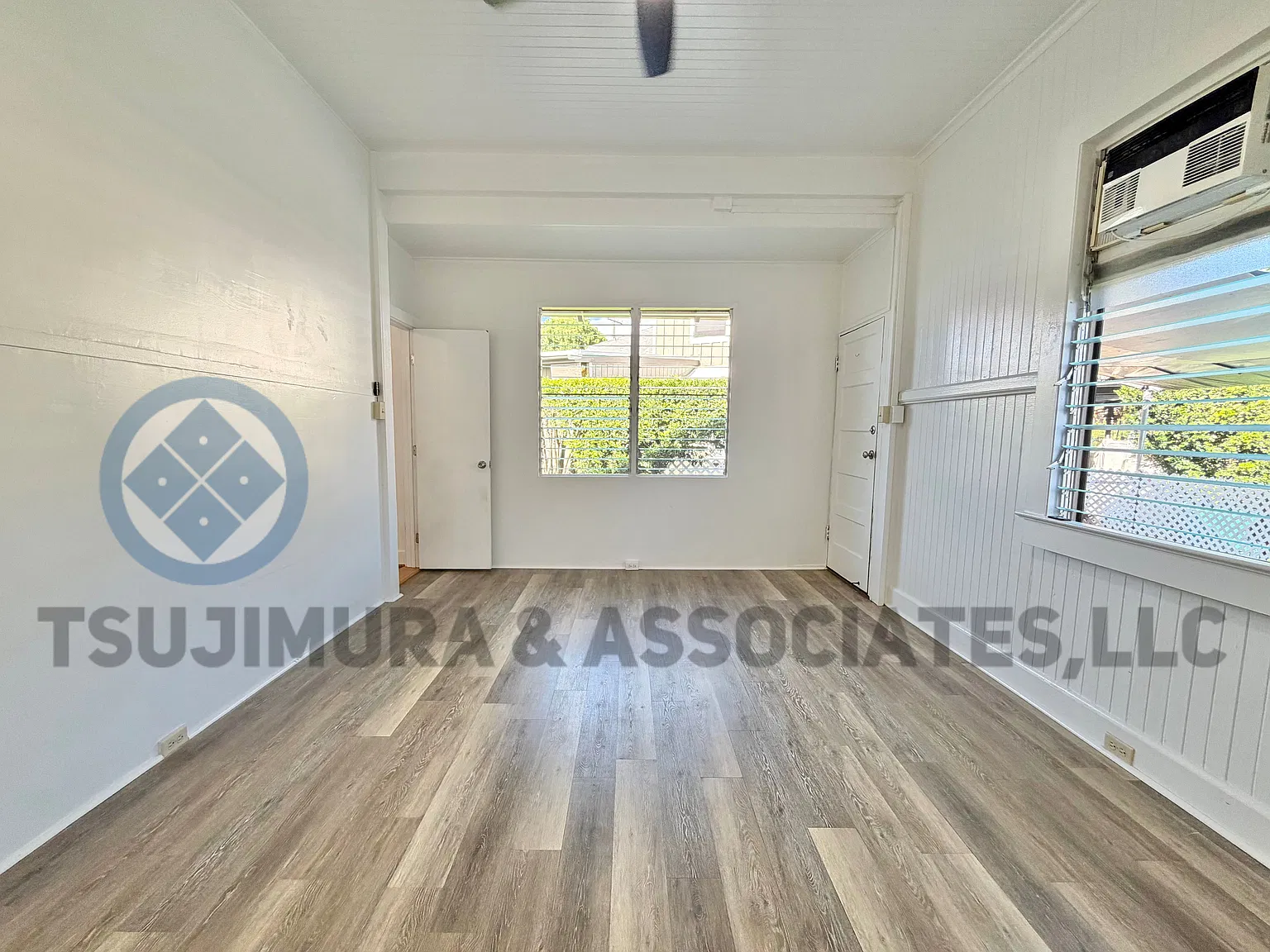 1 bed, 402 sqft, $2,400 — Photo 3