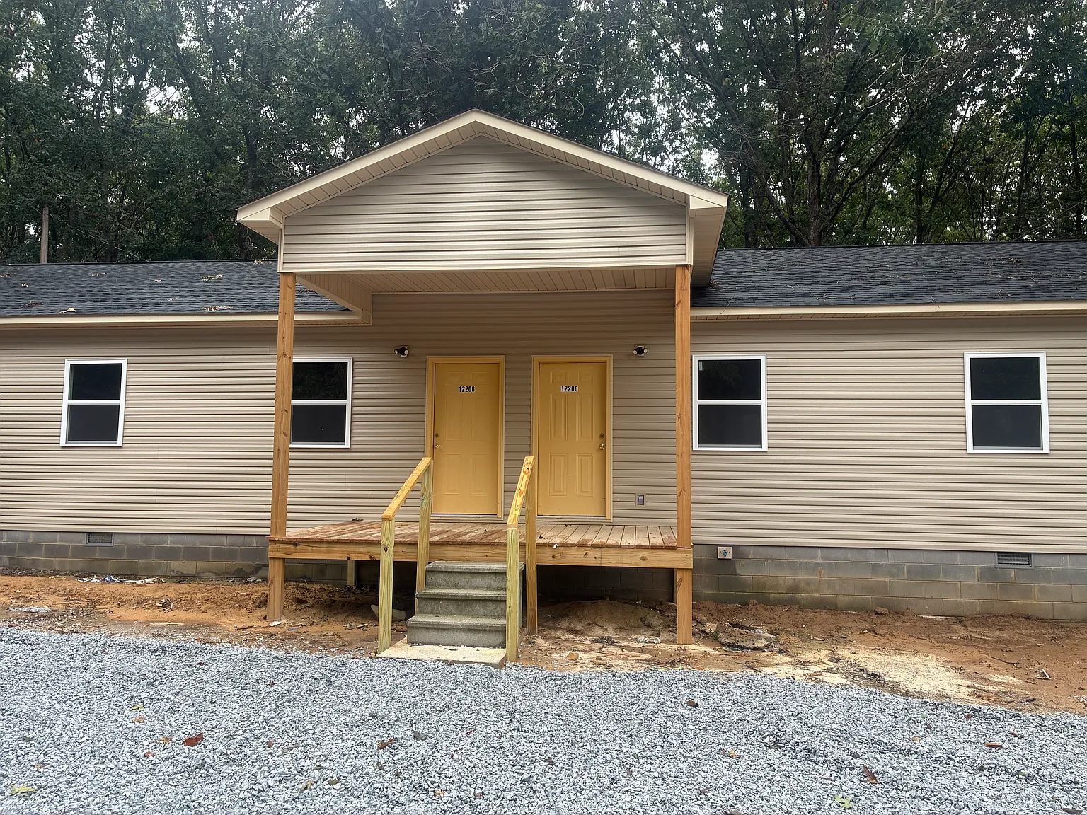 3 bed, 1100 sqft, $1,200 — Photo 1