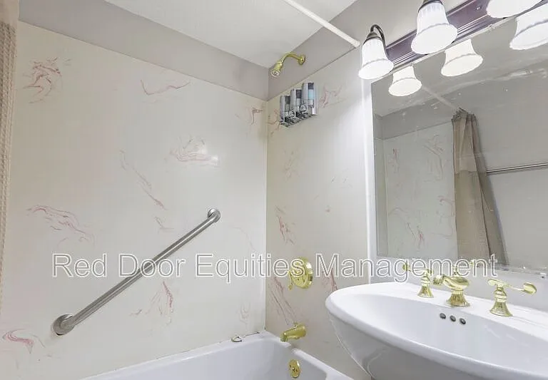 123 N Broad St #201 — Photo 12
