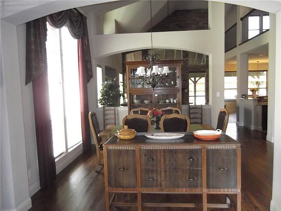 5th image of 6905 Indian Meadow Ct