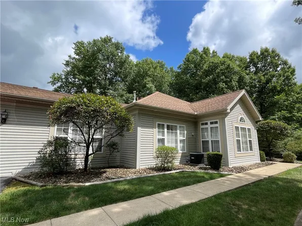 13 Hunters Woods Blvd #C, Canfield, OH 44406