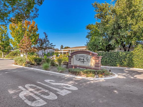 2nd image of 3083 Oakbridge Dr #3083