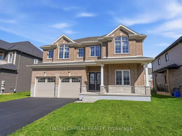 9352 Emerald Ave, Niagara Falls, ON L2G 3R6