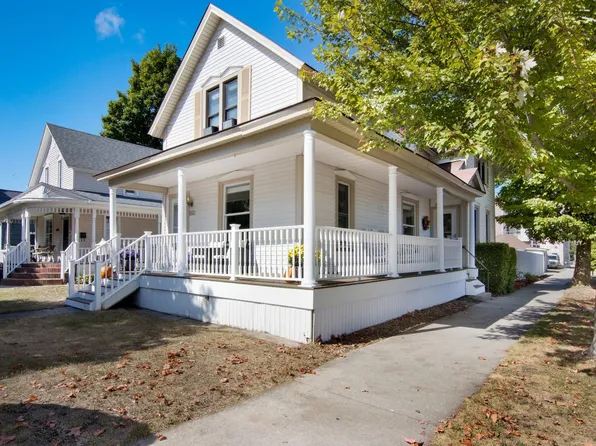 602 2nd St, Traverse City, MI 49684