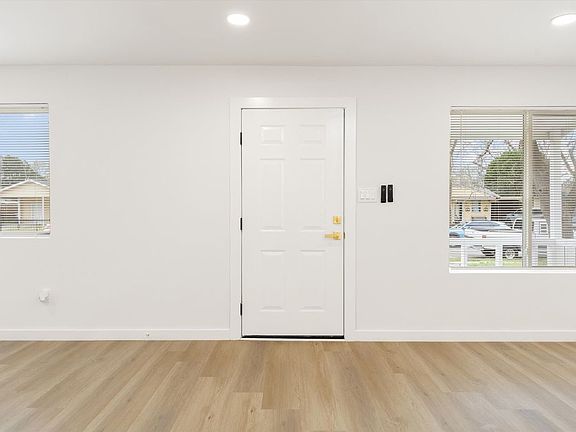 5th image of 2907 Andrea Ln
