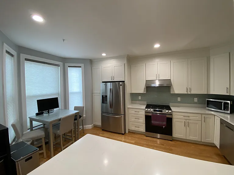 25-27 Albion St #2 — Photo 6