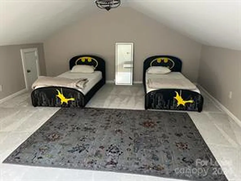629 Grandin Rd — Photo 27