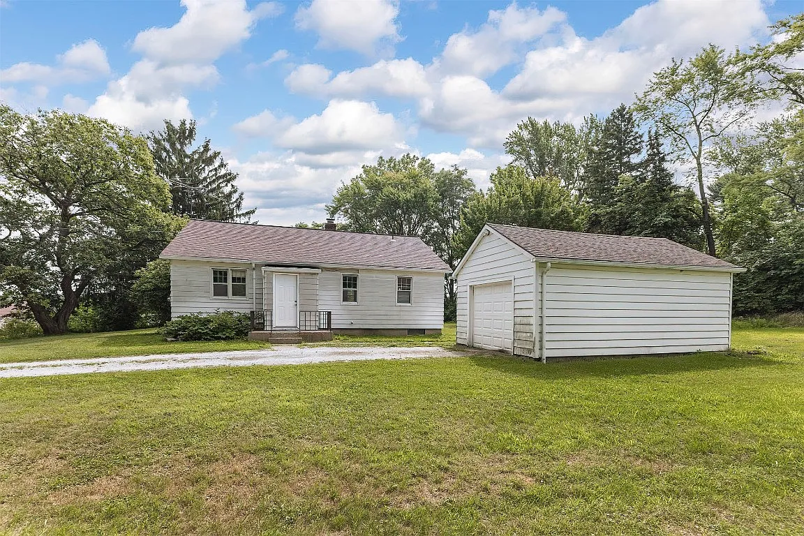 6108 Peach St photo 1