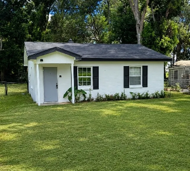 1502 Pepper Dr — Photo 1