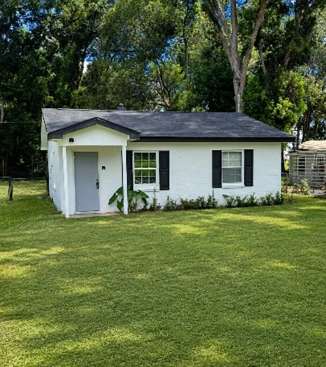 1502 Pepper Dr