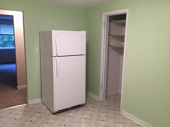 4th image of 2505-2507 S 124th St