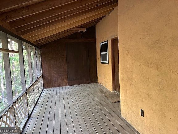 2nd image of 343 Garrett Branch Rd