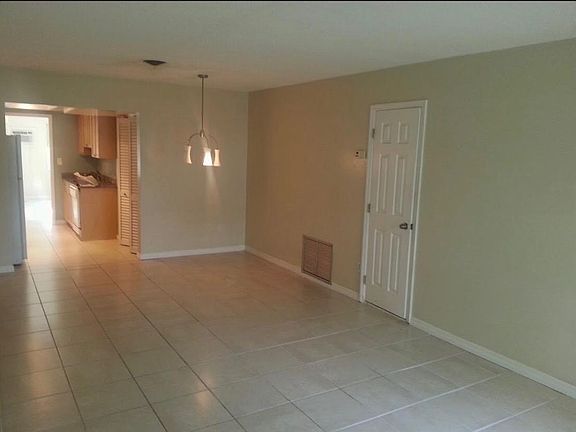 5th image of 871 NE 119th St