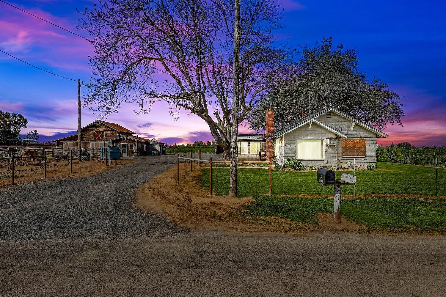 11143 Pioneer Ave photo 1