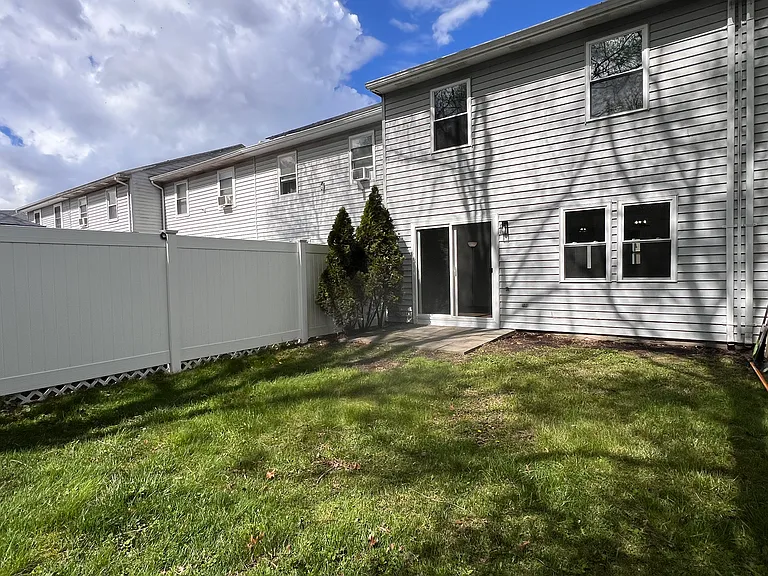 524 Saracino Dr — Photo 32