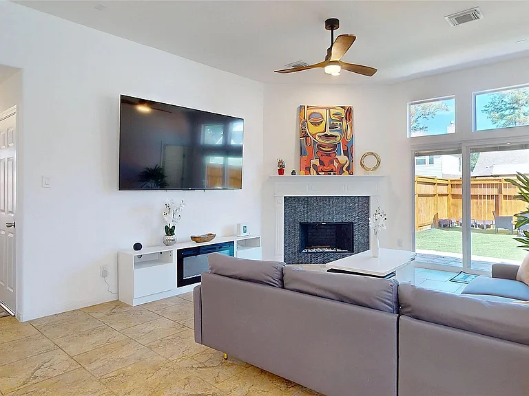 18 Avenswood Pl — Photo 2