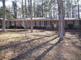 16 Colonial Dr, Newnan, GA 30263