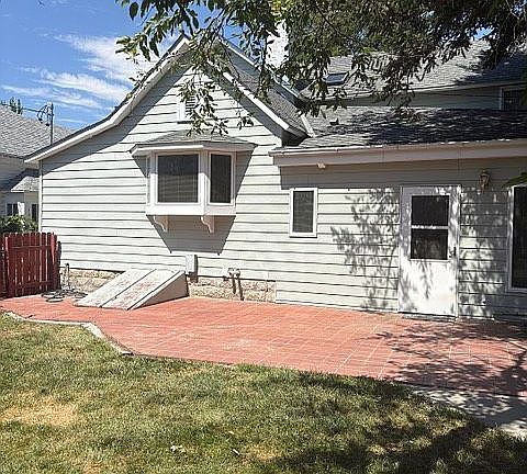 2nd image of 315 E 5th St