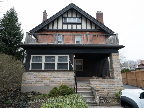 2177 Lakeshore Rd, Burlington, ON L7R 1A5