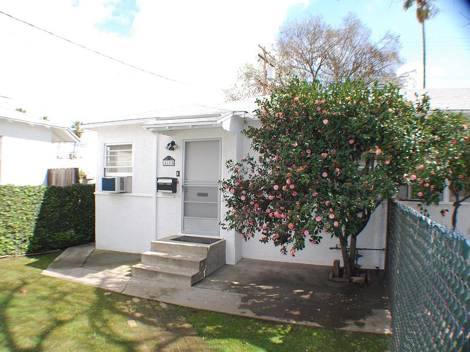 Front Yard Door Entrance