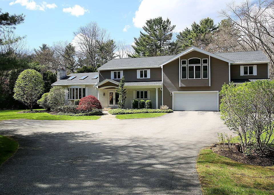 1st image of 2 Glen Dr