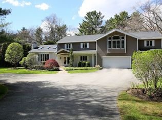 2 Glen Dr, Lynnfield, MA 01940