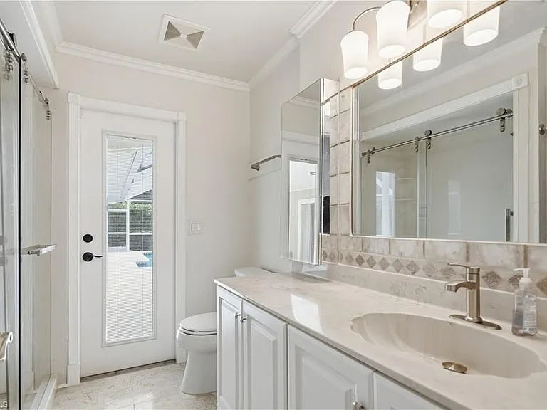 128 Viking Way — Photo 20