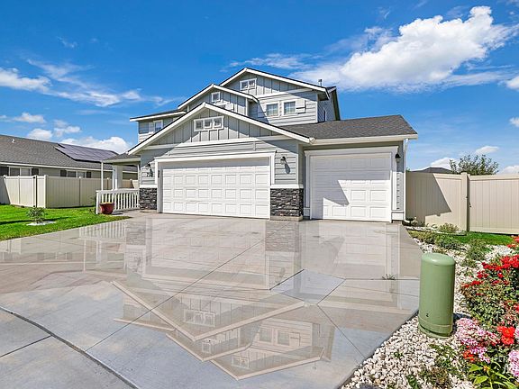 2nd image of 750 Pronghorn Dr