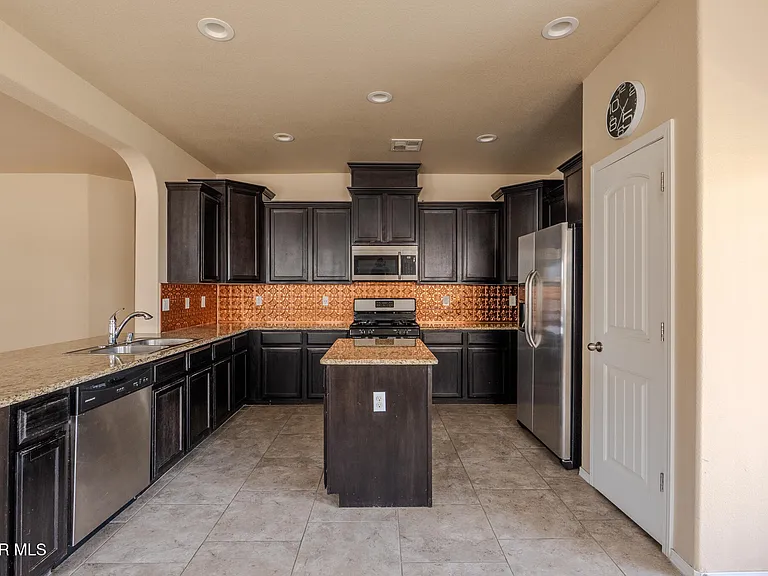 12485 Knightsbridge Dr — Photo 25