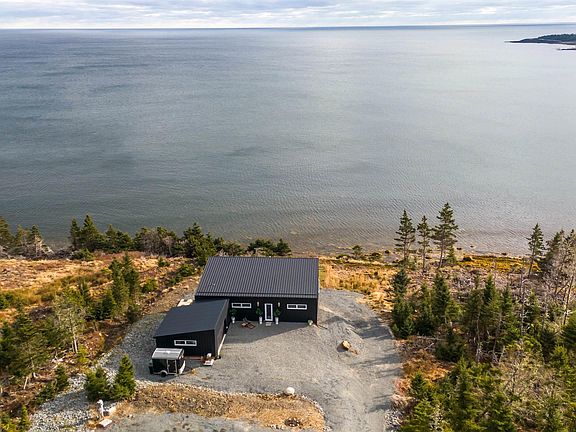 5th image of 200 Middle Rd