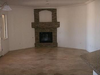 4th image of 2838 E Clark Dr