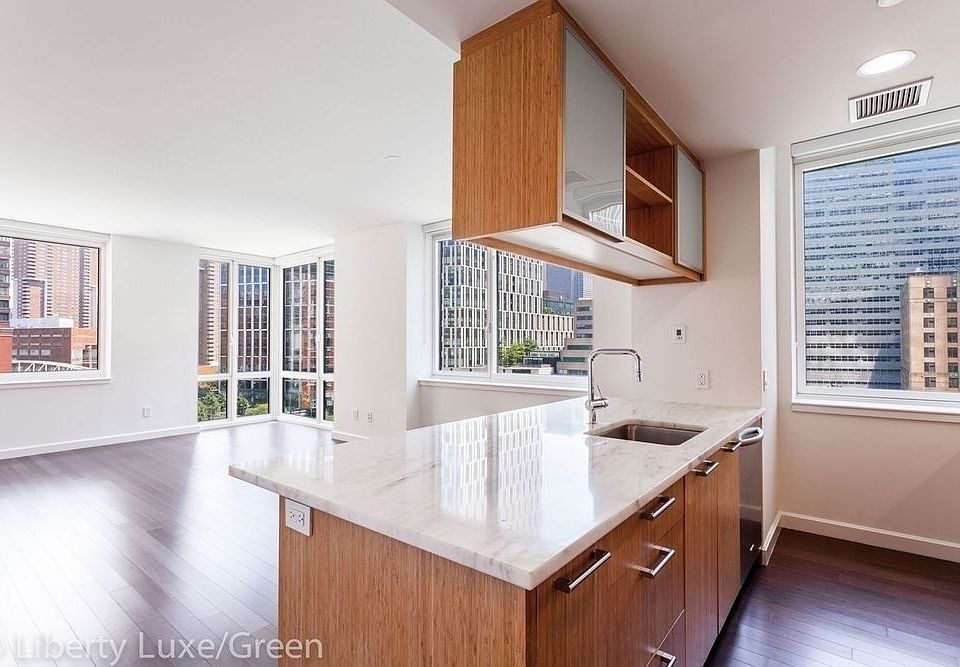 1st image of 200 N End Ave APT 8q
