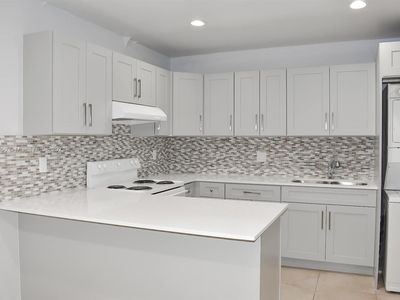 1750 W 56th St APT 110, Hialeah, FL, 33012