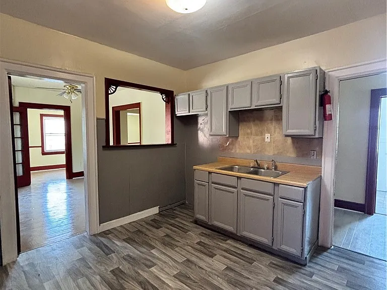 215 Ludington St #2 — Photo 7