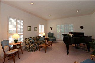 5th image of 1887 Oak Gln