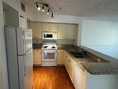 1270 Wildwood Lakes Blvd #202 — Photo 12