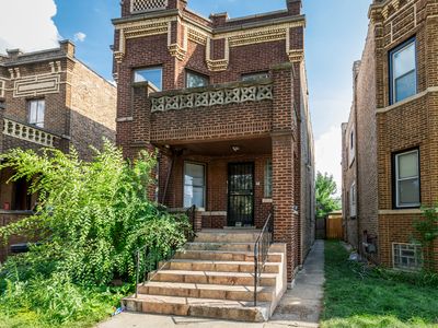 4933 W Iowa St, Chicago, IL, 60651