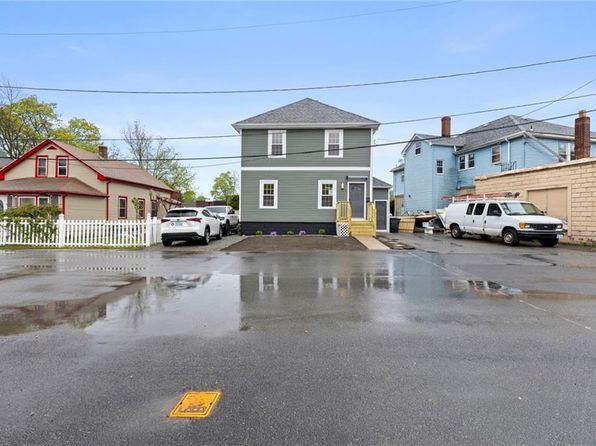 1 Cottage St, Johnston, RI 02919