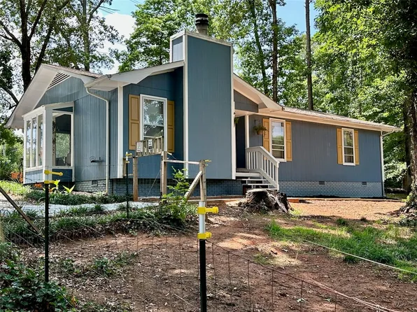 512 Fernwood Dr, Seneca, SC 29678